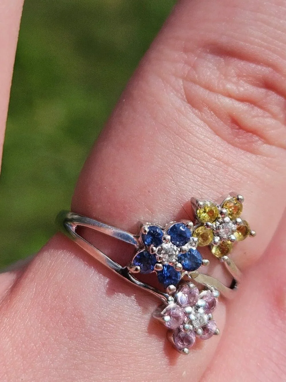 10K White Gold Diamond & Blue Yellow Pink Spinel Cluster Flower Ring Size 7